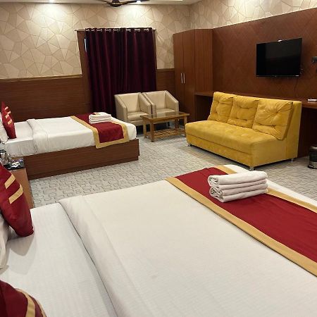 Royal Heritage Hotel & Resort Ayodhya ภายนอก รูปภาพ