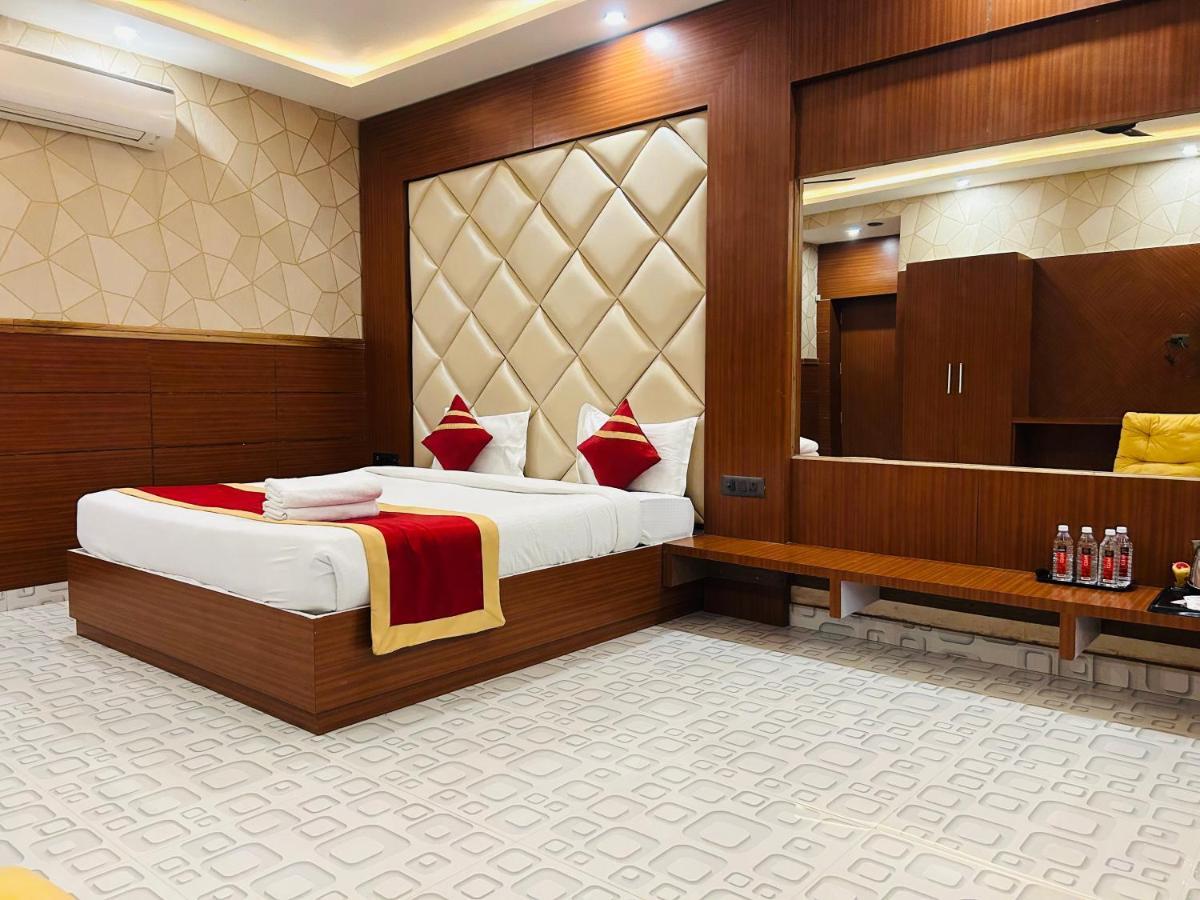 Royal Heritage Hotel & Resort Ayodhya ภายนอก รูปภาพ
