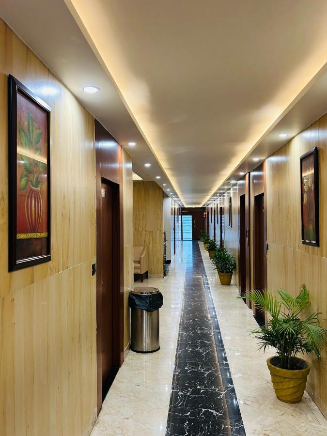Royal Heritage Hotel & Resort Ayodhya ภายนอก รูปภาพ