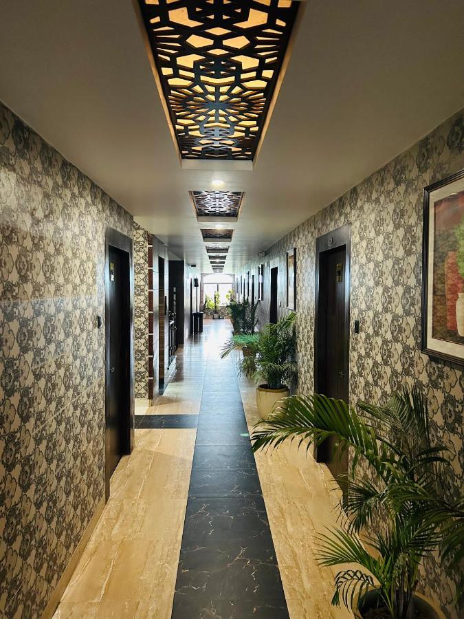 Royal Heritage Hotel & Resort Ayodhya ภายนอก รูปภาพ