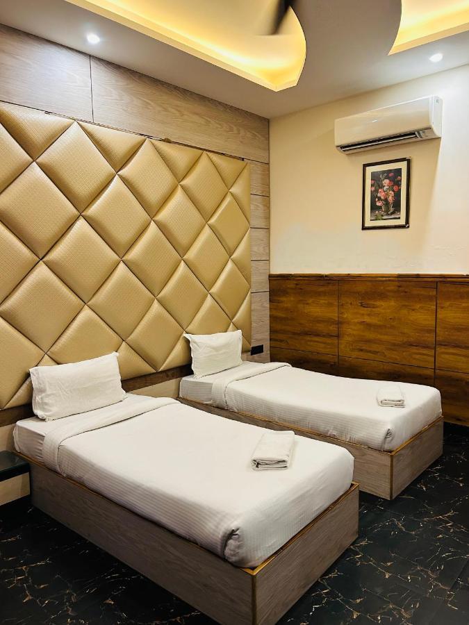 Royal Heritage Hotel & Resort Ayodhya ภายนอก รูปภาพ
