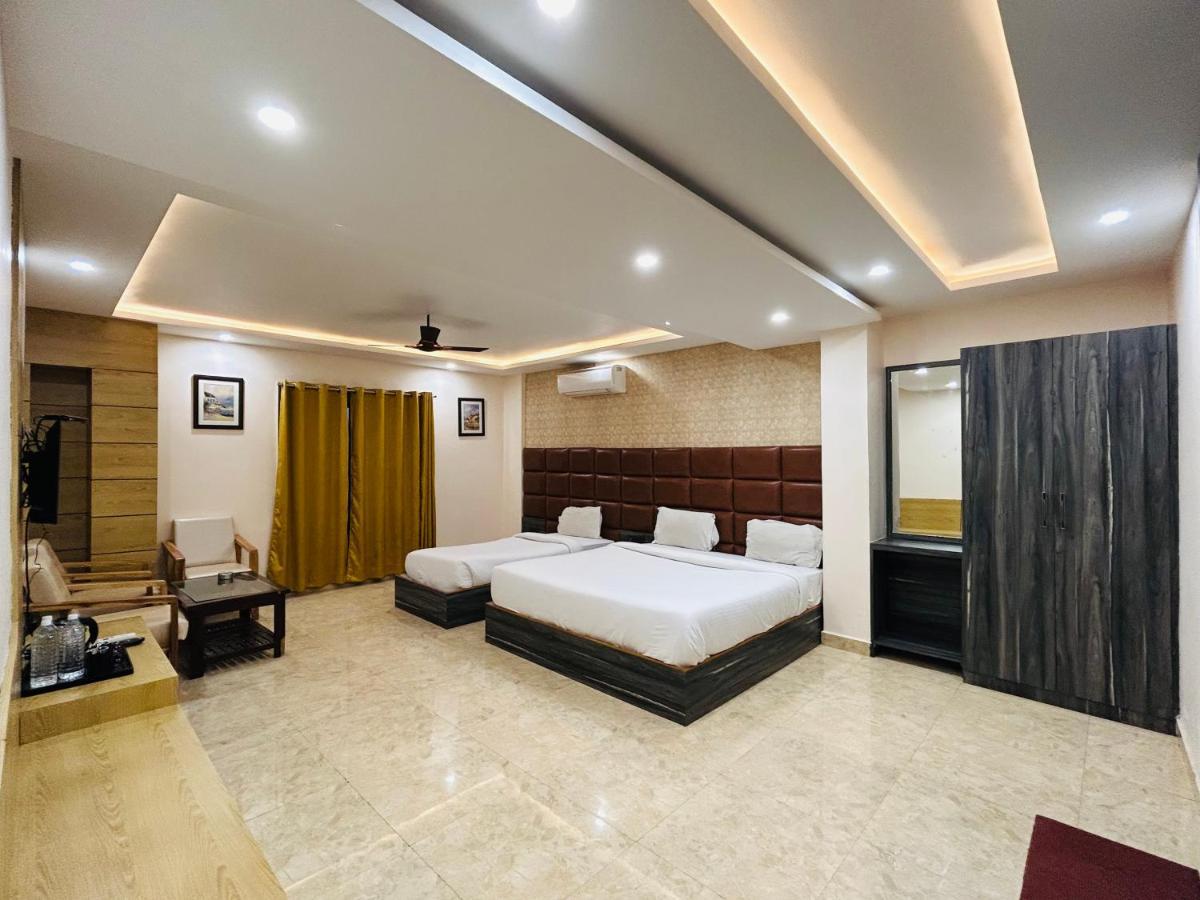 Royal Heritage Hotel & Resort Ayodhya ภายนอก รูปภาพ