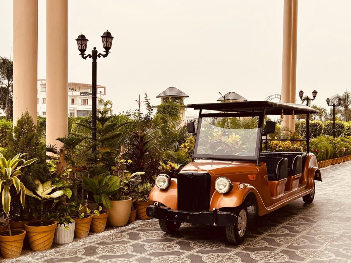 Royal Heritage Hotel & Resort Ayodhya ภายนอก รูปภาพ